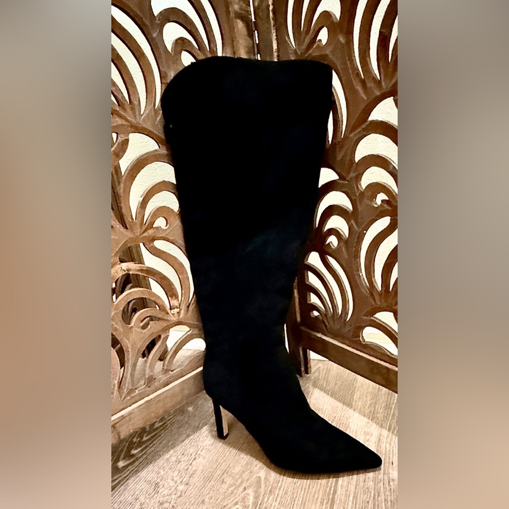 Sexy, suede, boots!